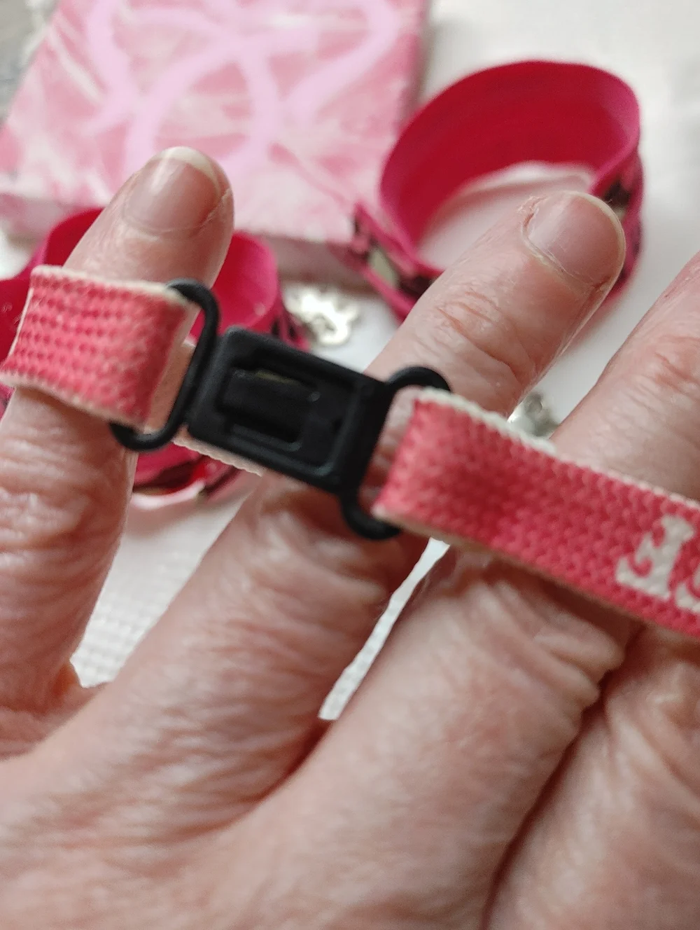 GIRLS FUN PINK CLOTH BRACELETS (3)